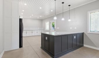 15586 Cedar Ln, Basehor, KS 66007