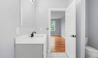 222 Briarwood Ct, Albany, NY 12203