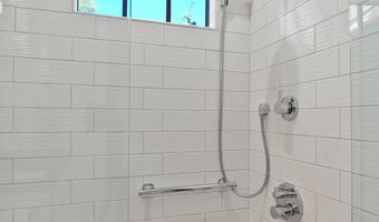 827 NW Delaware Ave, Bend, OR 97703