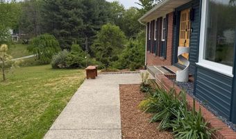 17821 POND Rd, Ashton, MD 20861
