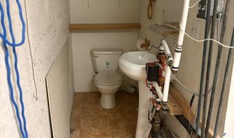1020 Mallard Ln, Bethel, AK 99559