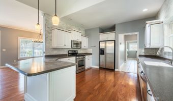 1 Pinewood Way, Athens, OH 45701