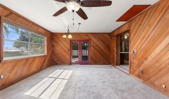 221 DOROTHY St, Auburndale, FL 33823