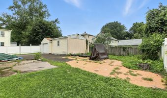 34 Gilbert Ave, Bloomfield, CT 06002