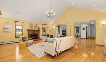 86 Wickham Rd, North Kingstown, RI 02852