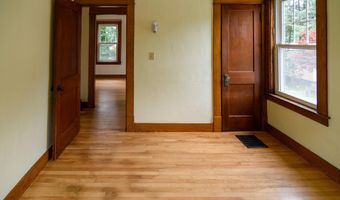 136 Oak Grove Ave, Brattleboro, VT 05301