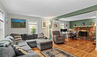 74 Algonquin Rd, East Providence, RI 02916