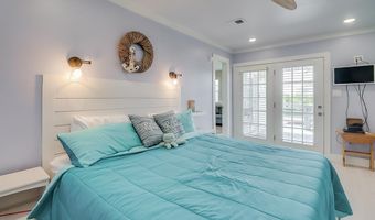 5076 Utah St, Bay St. Louis, MS 39520