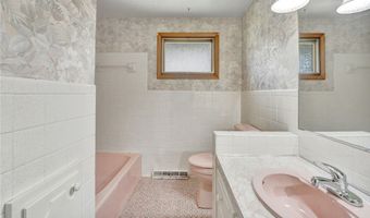 61 Caesar Blvd, Amherst, NY 14221