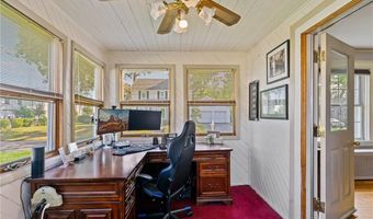 21 Earlham Way, Warwick, RI 02886