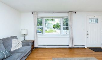 8 Andover Rd, Beverly, MA 01915