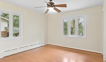 4100 DOWNING St, Annandale, VA 22003