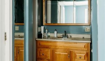 16 Ward Ave, Middletown, RI 02842