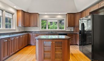 3246 N ABINGDON St, Arlington, VA 22207