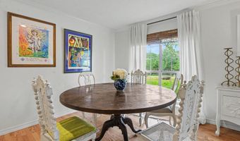 506 Esplanade Ave, Bay St. Louis, MS 39520