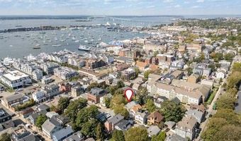 28 Young St, Newport, RI 02840