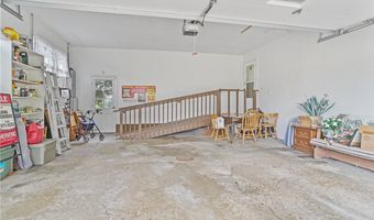 136 N Chillicothe Rd, Aurora, OH 44202
