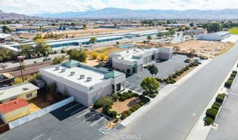 13631 Pawnee Rd, Apple Valley, CA 92308