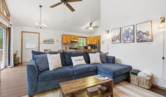 10 Lenape Trl, Albrightsville, PA 18210
