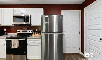 10 Middleton Ln, Atmore, AL 36502