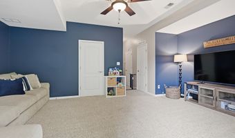 121 PUMPKIN PATCH Ln, Hockessin, DE 19707