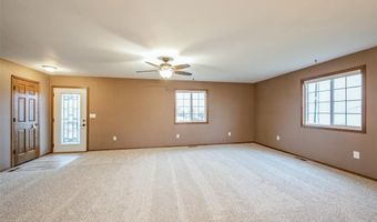 78 2nd Ave, Atkins, IA 52206