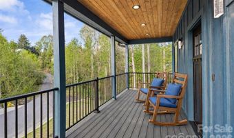 18 Winterhawk Dr, Arden, NC 28704