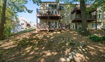 35 Ridgeview Circle Ct, Ballwin, MO 63021