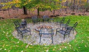 350 Aspen Ct, Aurora, OH 44202