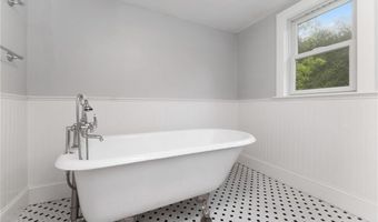 201 Plainfield Pike, Foster, RI 02825