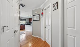 27 Riverview Ct 27, Brookfield, CT 06804
