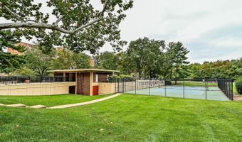 1300 ARMY NAVY Dr 425, Arlington, VA 22202