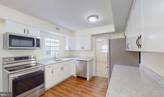 4025 CHELMONT Ln, Bowie, MD 20715