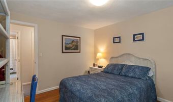 40 Sage Dr, Warwick, RI 02886
