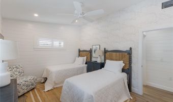 401 N SHORE Dr, Anna Maria, FL 34216