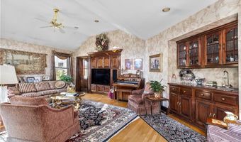 90 Putnam Pike, Johnston, RI 02919