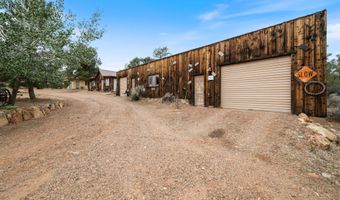 635 N Cougar Ln, Apple Valley, UT 84737