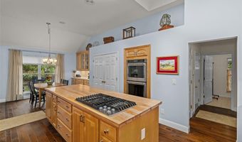 915 Timber Glen Ln, Ballwin, MO 63021