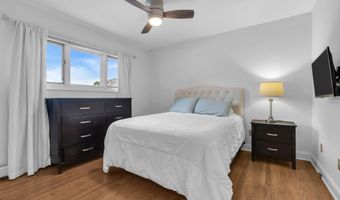 55 Drift Rd, Belford, NJ 07718