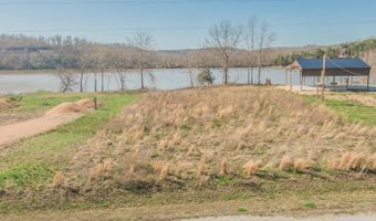 992 River Front, Clifton, TN 38425