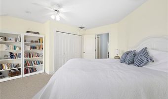 75 N Cliff Dr, Narragansett, RI 02882