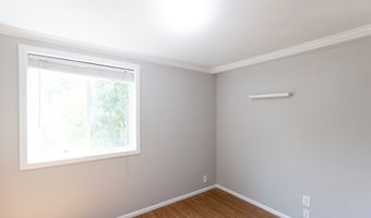 207 N MAPLE St, Bingen, WA 98605