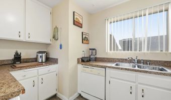 2566 White Oak Pl 6, Escondido, CA 92027