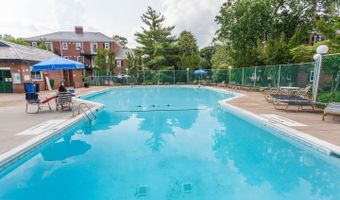 3052 S BUCHANAN St #C1, Arlington, VA 22206