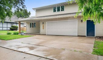 1023 W RIDGEVIEW Dr, Appleton, WI 54914