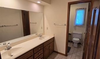 1502 Hillcrest Ct, Atchison, KS 66002