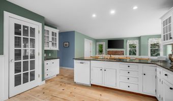 3528 Main St, Barnstable, MA 02630