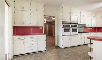 1402 W 12th St, Alma, GA 31510