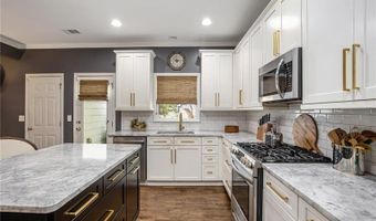 2105 Adams Overlook, Atlanta, GA 30318