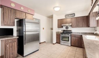 637 N Ellsworth Ave, Addison, IL 60101